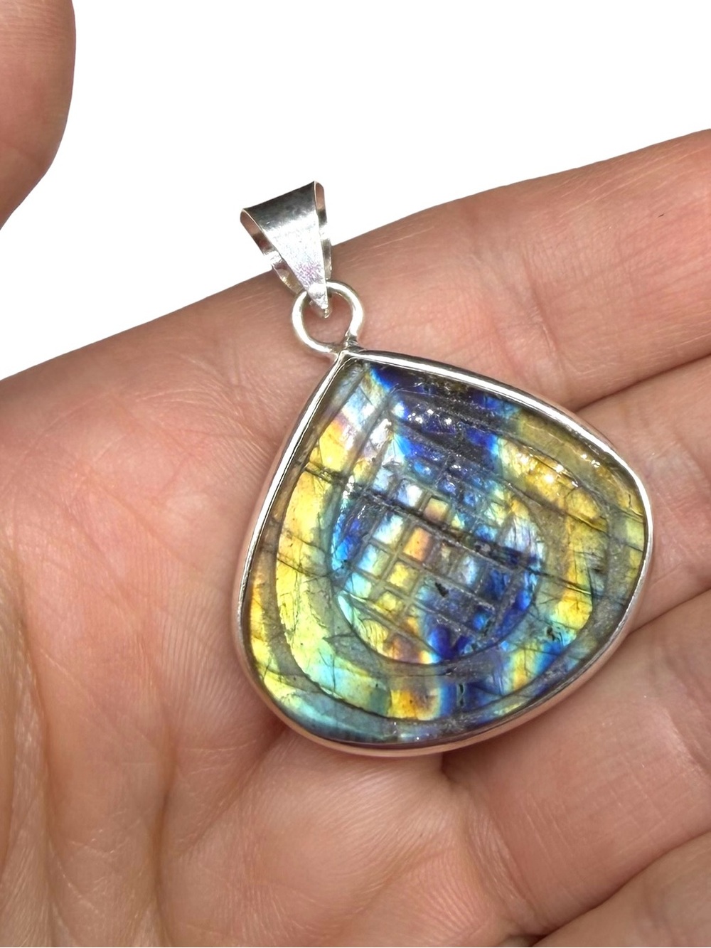 Carved Labradorite Necklace Pendant Stone Crystal 925 Sterling Silver Overlay